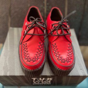BRAND NEW TUK CREEPER IN BOX
